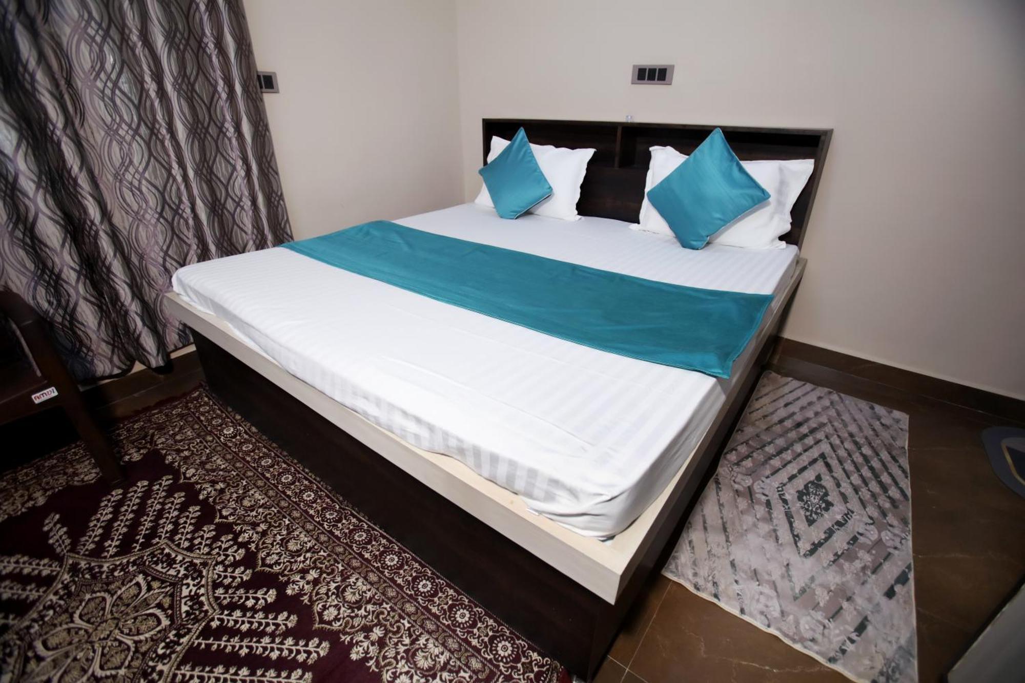 Homestay Signature *