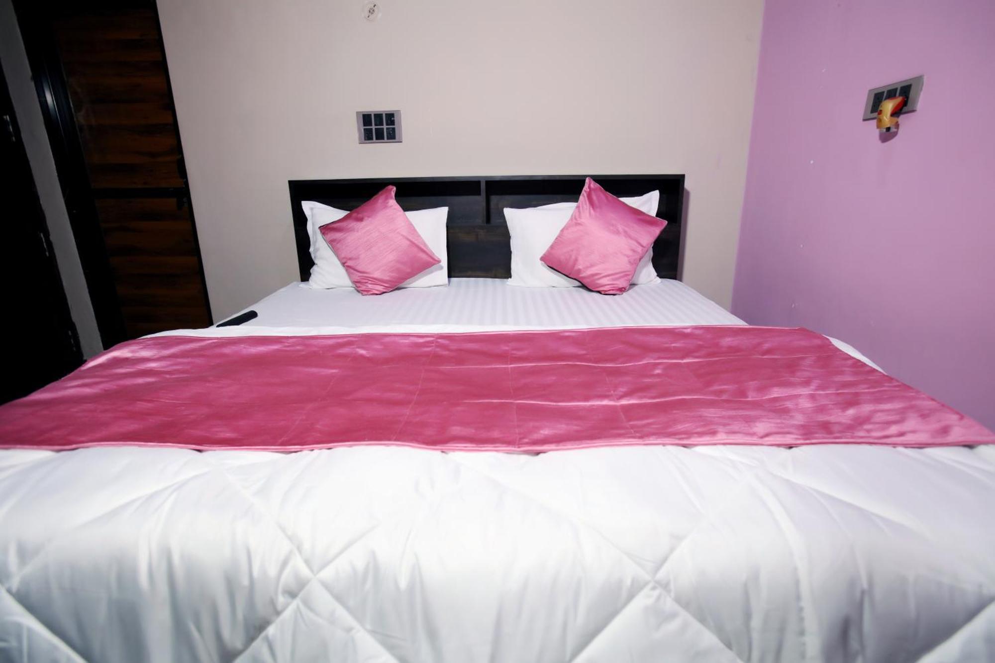 Signature * Orchha