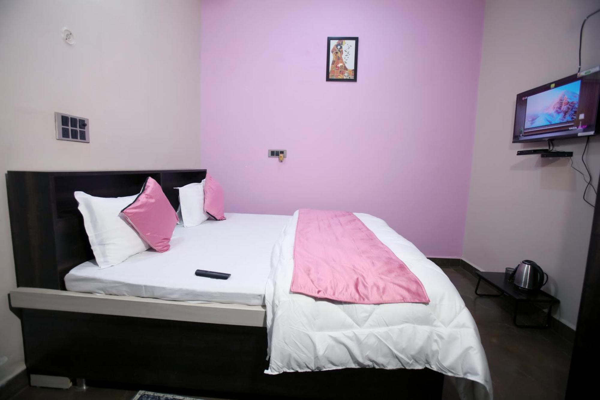 Homestay Signature